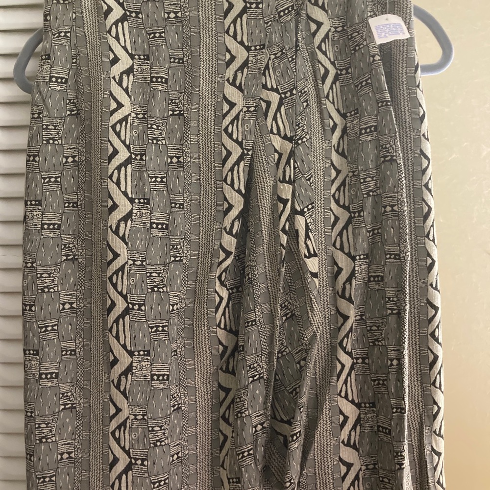 Anne Klein II skirt. Grey/black. Sz 10